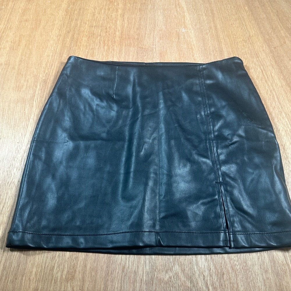 Juicy by Juicy Couture Mini Skirt Women Size M Black Faux Leather Slit Edgy